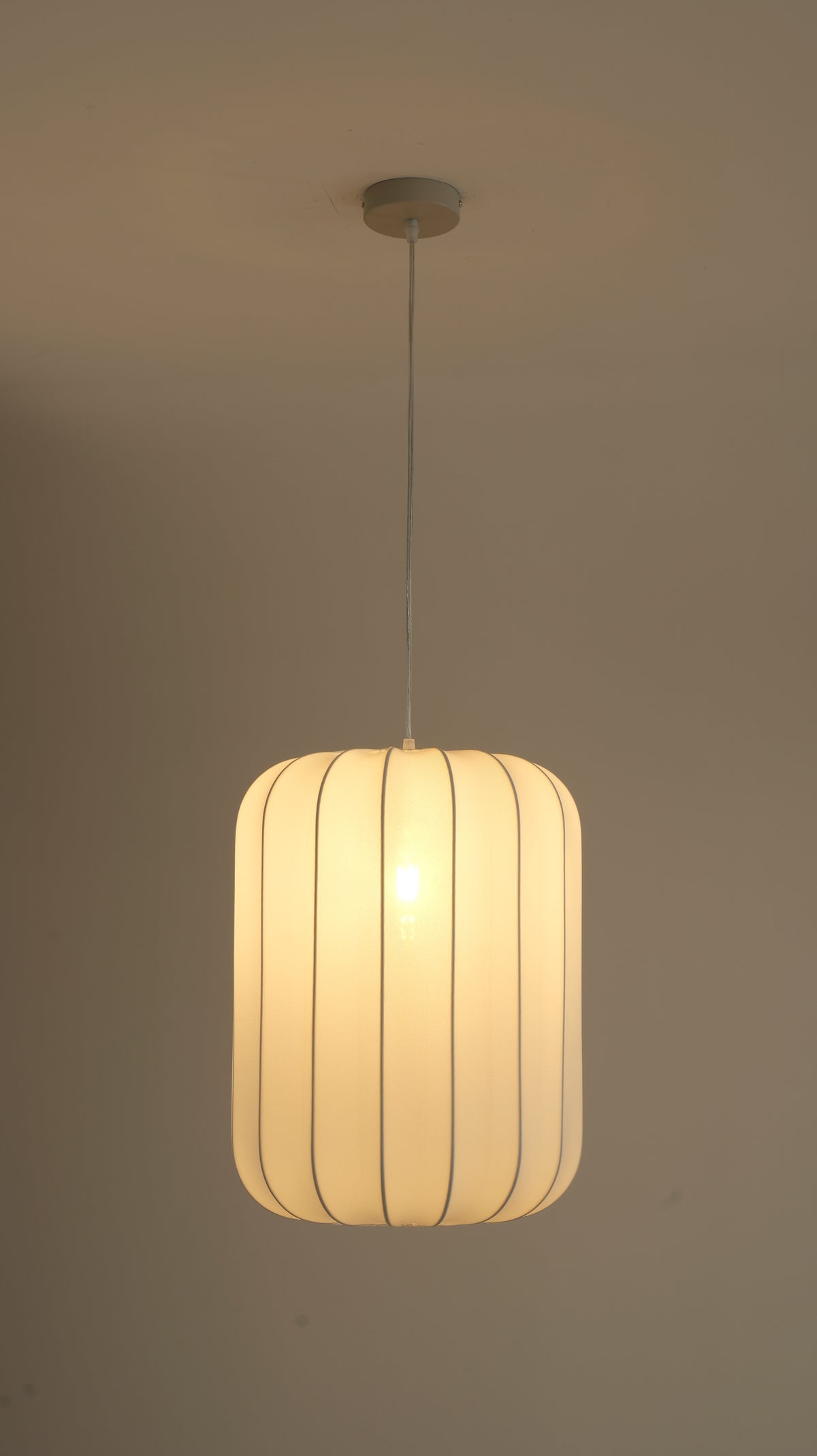 EP5805 White Ribbed Cylinder Pendant Light – 350 × 450 mm