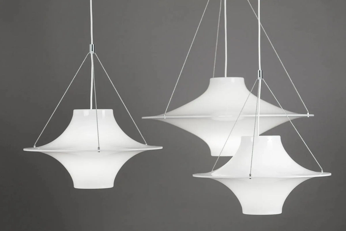 EP6162 Sculptural Acrylic Pendant Light – 53 cm