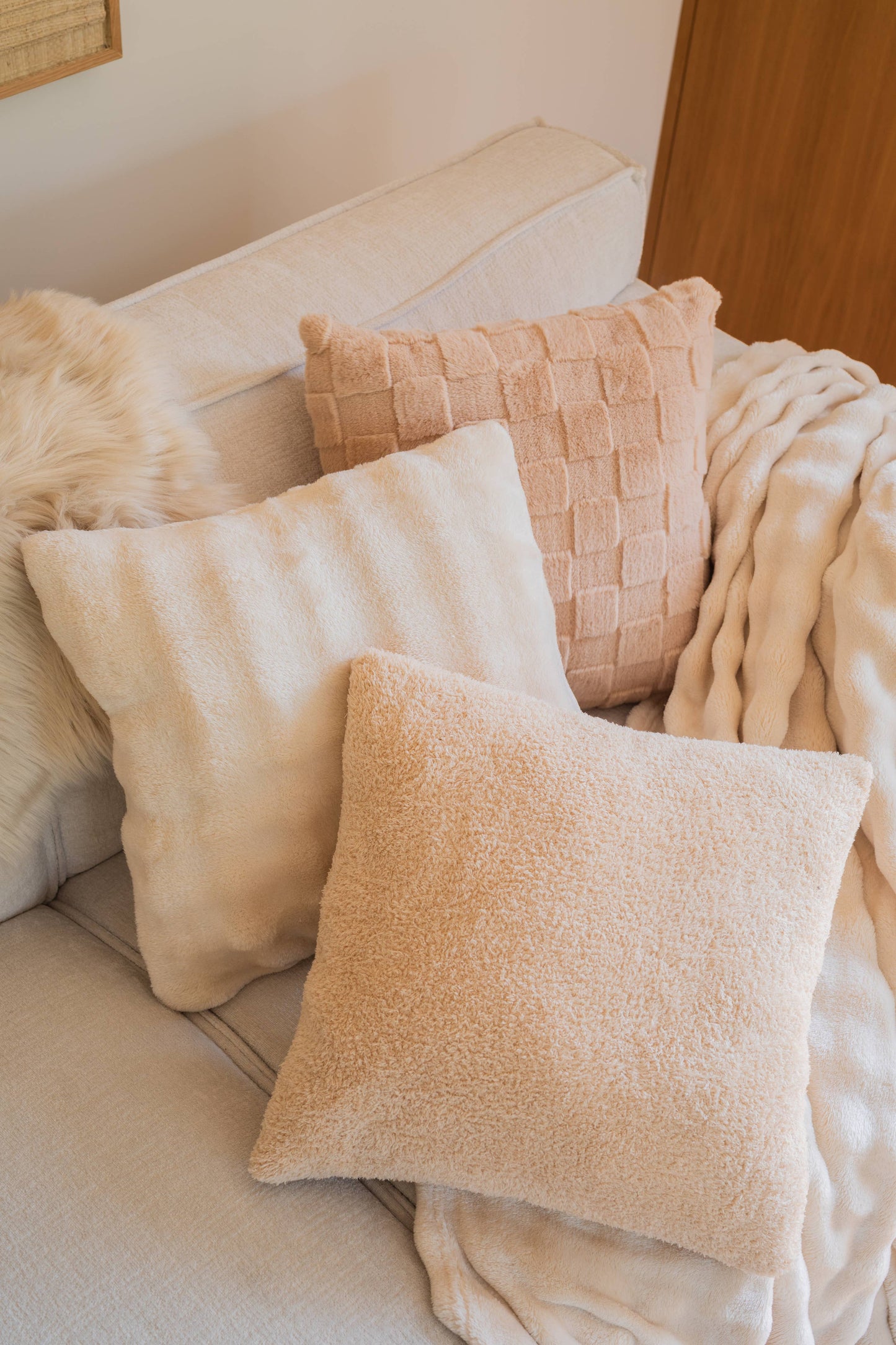 Throw cushion (filled) COCOON - 45x45 cm: Beige