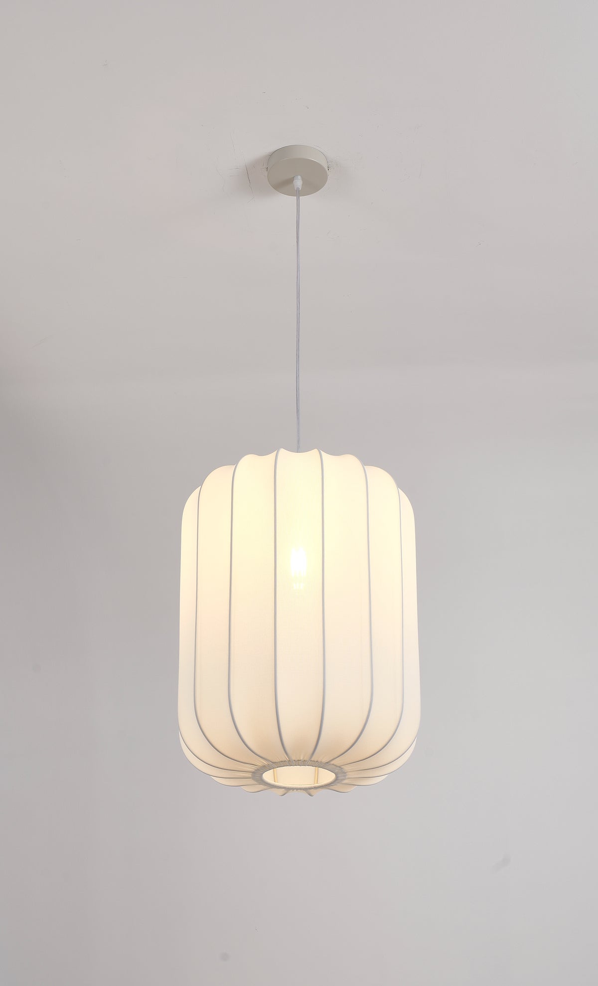 EP5805 White Ribbed Cylinder Pendant Light – 350 × 450 mm