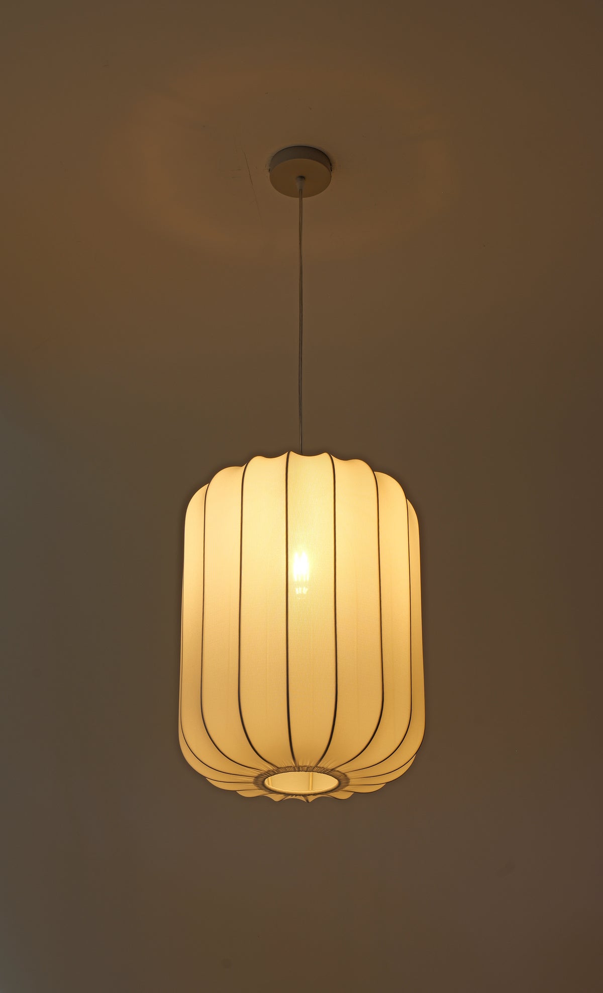 EP5805 White Ribbed Cylinder Pendant Light – 350 × 450 mm
