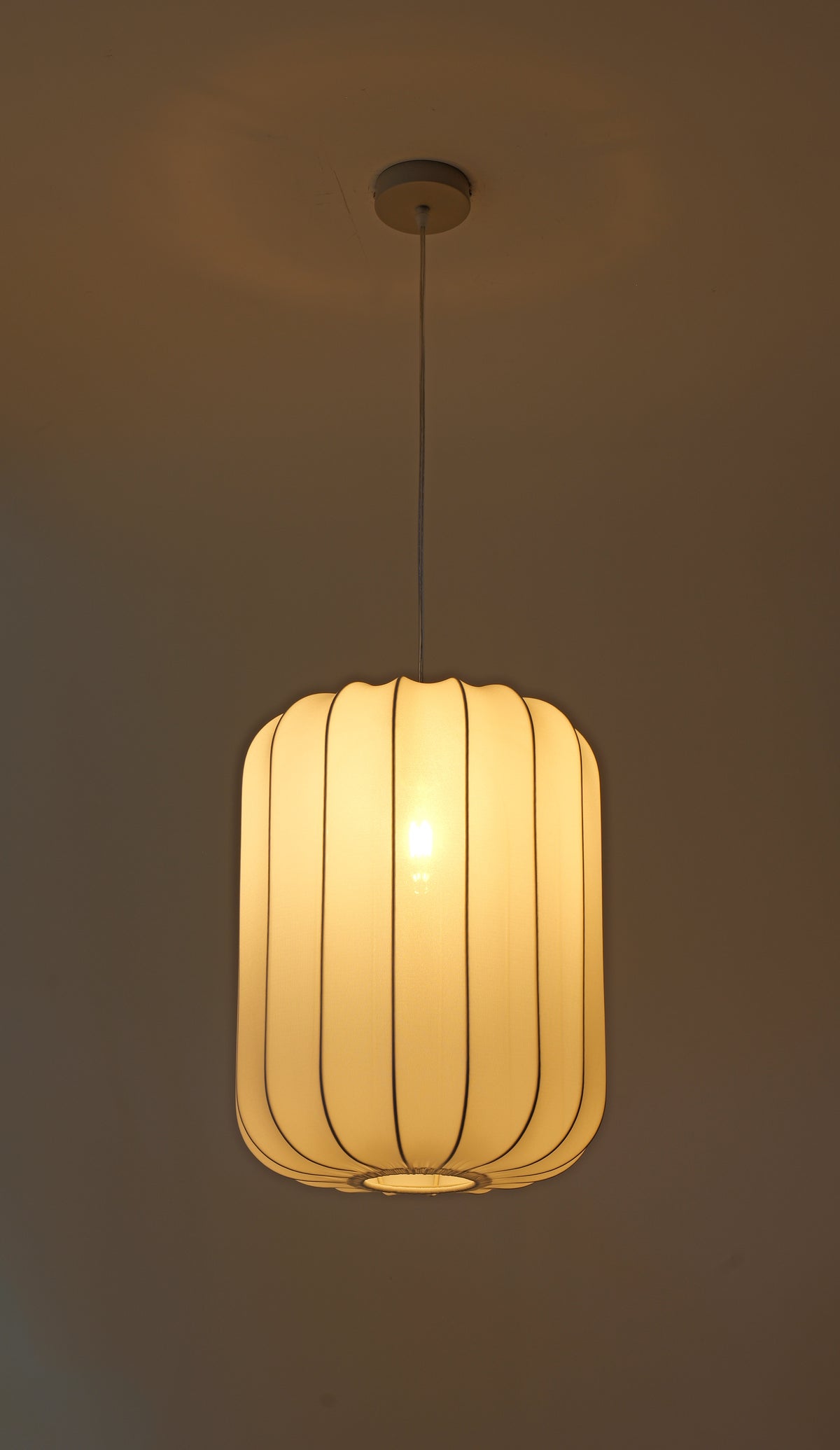 EP5805 White Ribbed Cylinder Pendant Light – 350 × 450 mm
