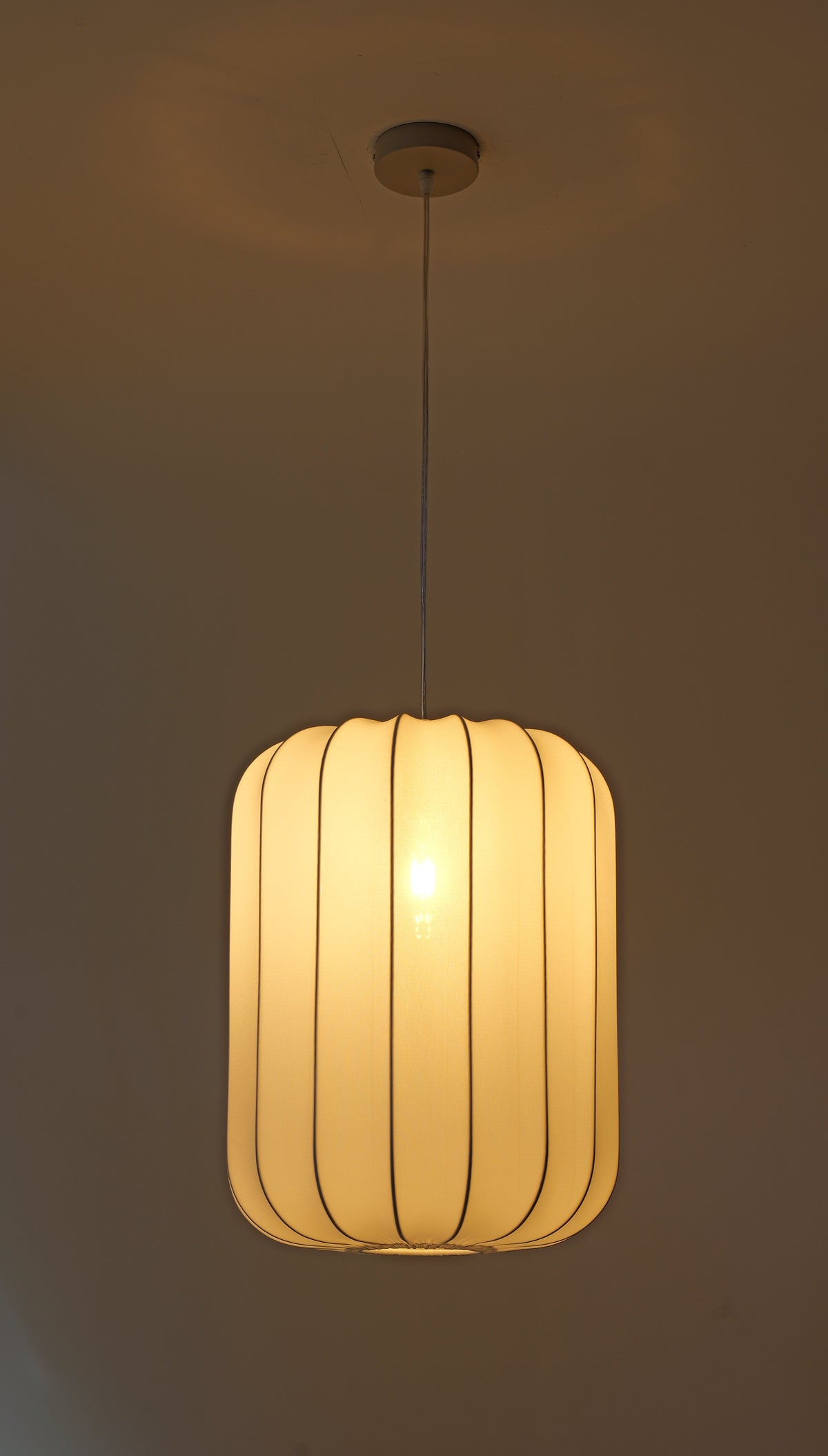 EP5805 White Ribbed Cylinder Pendant Light – 350 × 450 mm
