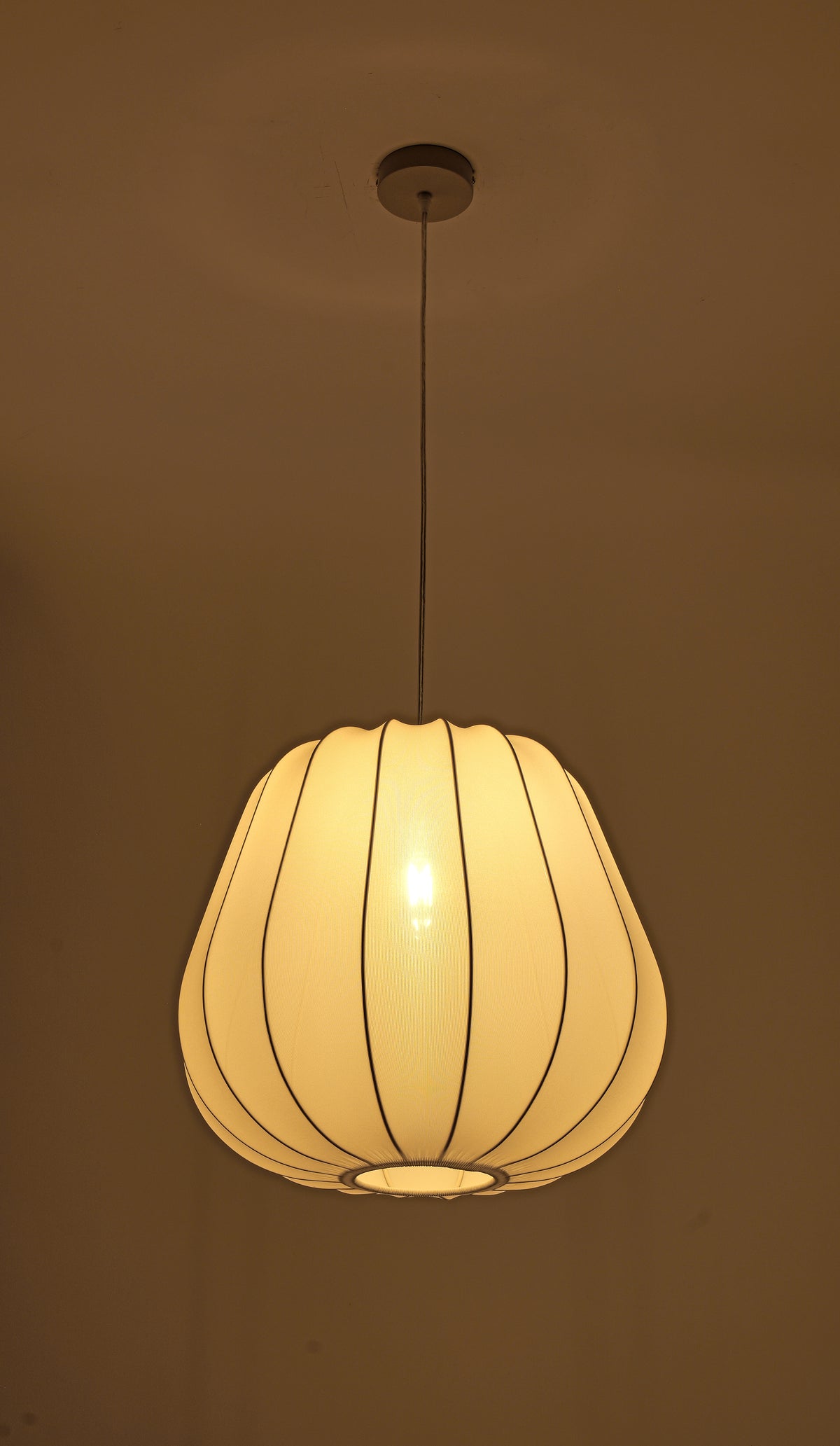 EP5779 White Ribbed Lantern Pendant Light – 450 × 400 mm