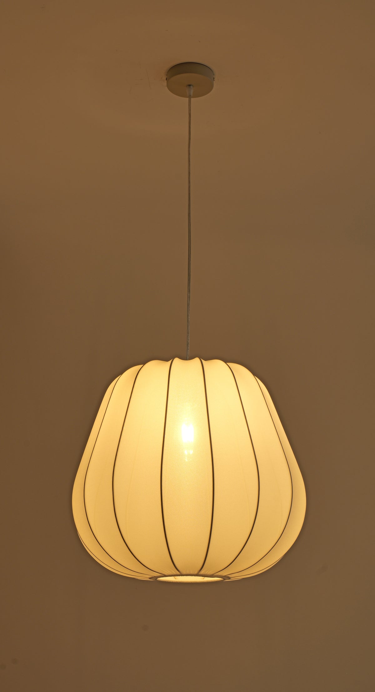 EP5779 White Ribbed Lantern Pendant Light – 450 × 400 mm