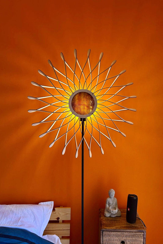 Dalida Le Dahlia - Handcrafted Wooden Floor Lamp: Ampoule Globe / Okoumé