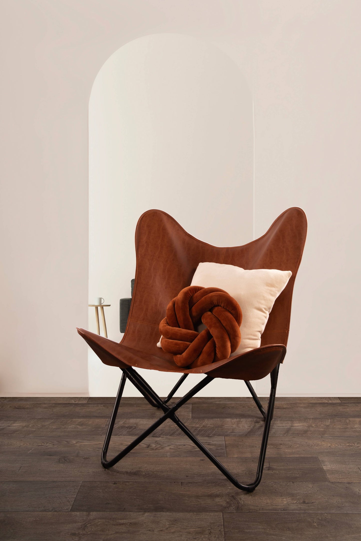 Knotted pillow (filled) - 30x30 cm: Leatherbrown