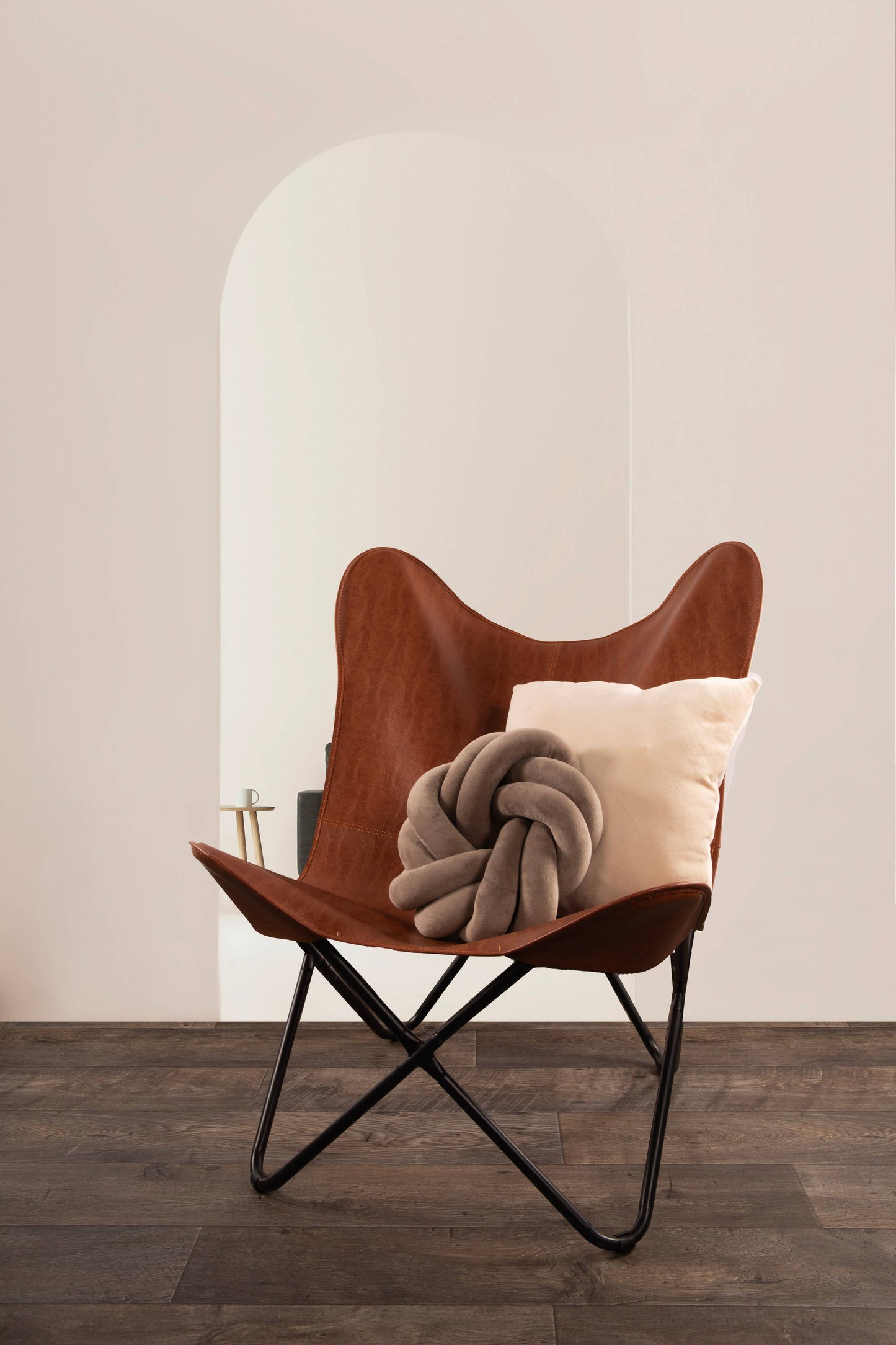 Knotted pillow (filled) - 30x30 cm: Leatherbrown