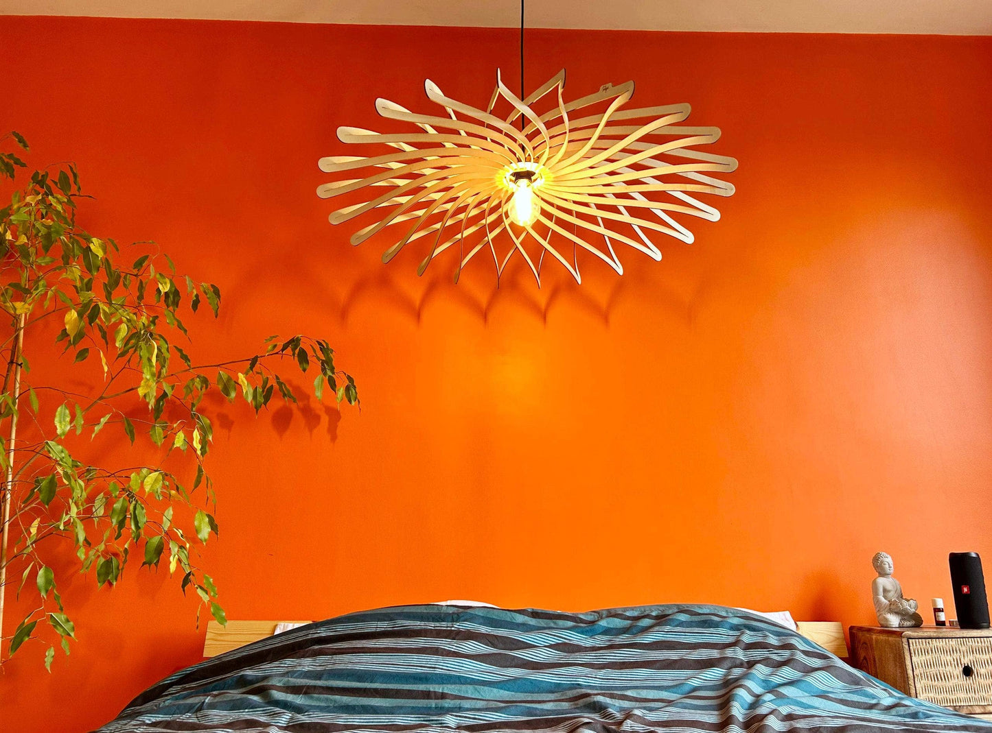 Dalida The Dahlia - Handmade Floral Wooden Pendant: Pear-shaped bulb / 90 cm - Okoumé