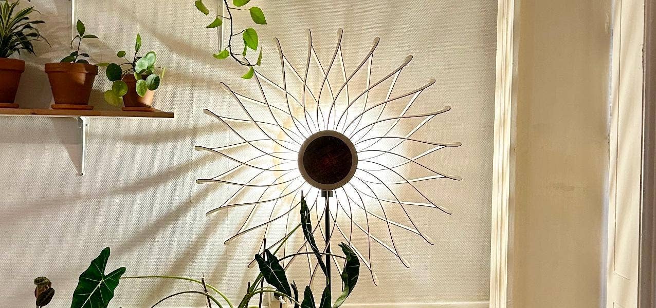 Dalida Le Dahlia - Handcrafted Wooden Floor Lamp: Ampoule Globe / Okoumé