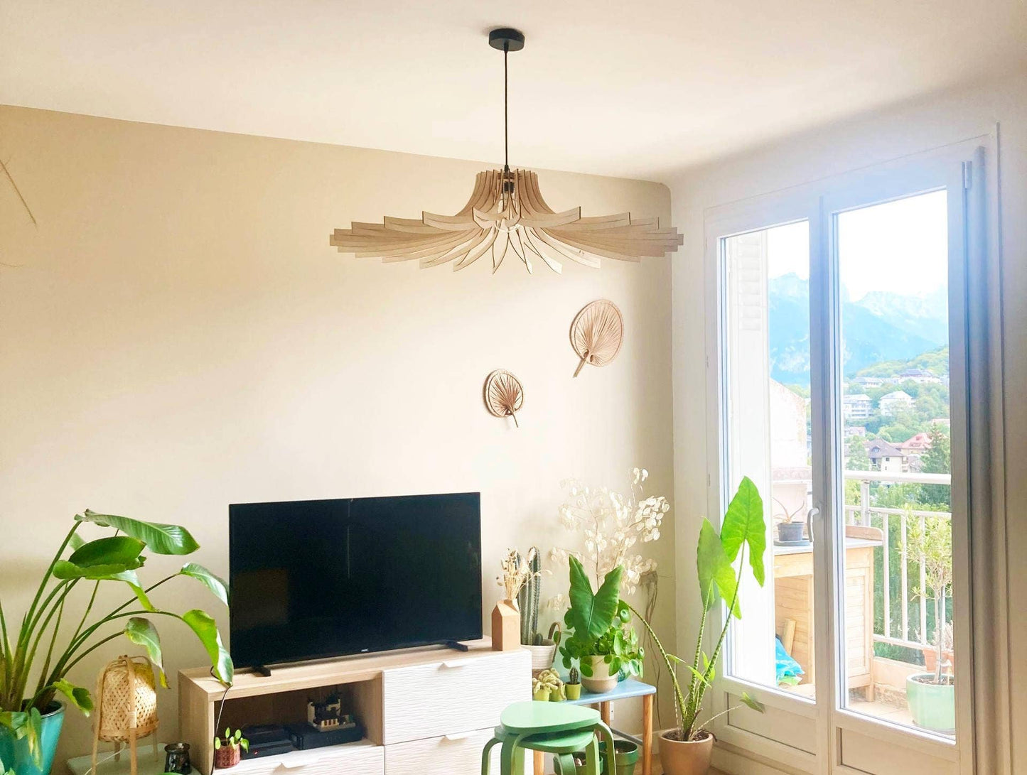 Gaston Le Chardon - Handcrafted Wooden Pendant Light: Ampoule Poire / 50 cm - Okoumé